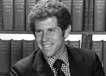 Tony Roberts