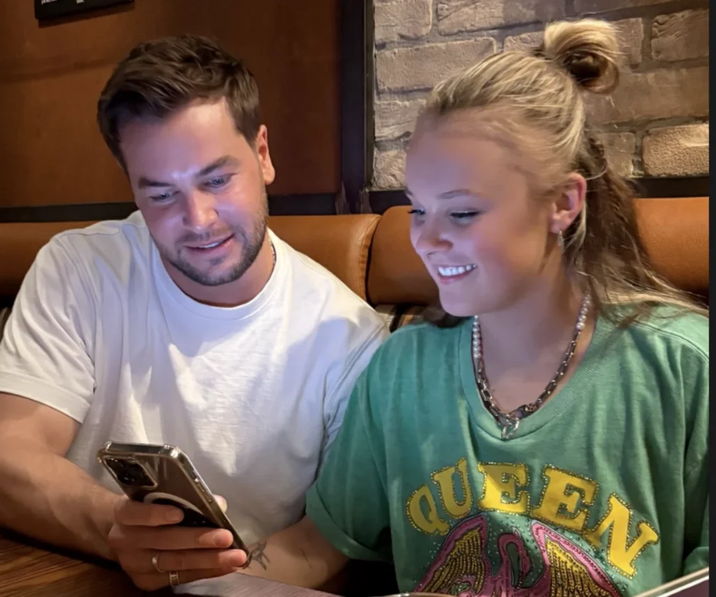 JoJo Siwa Chris Hughes